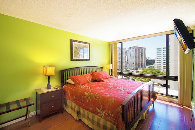 ワイキキ サンセット クローズ トゥ ビーチ ウィズ パーキング