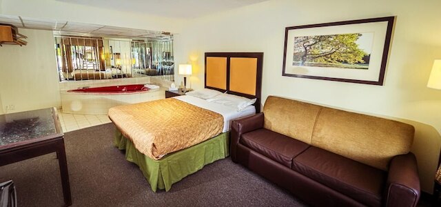 6032 ペルセポリス イン