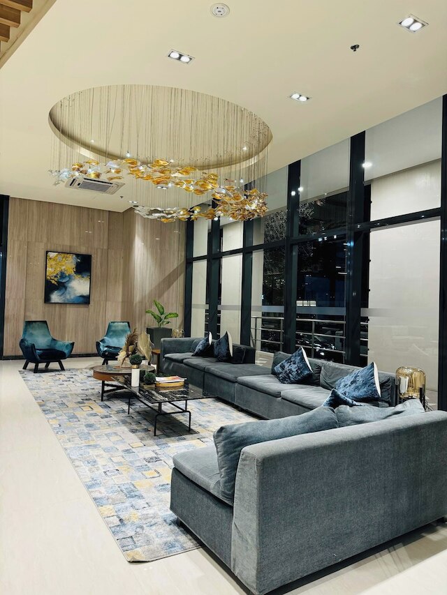 アンディ アンド フランセス プレイス アット BGC