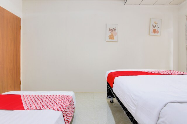 ホテル O ホームステイ アヤナ シャリア