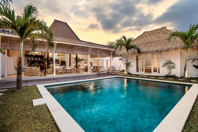 ア カーサ ディ レヌッチ バイ アルフレッド イン バリ - ブランドニュー スタニング 5BR ヴィラ ニア セミニャック ビーチ