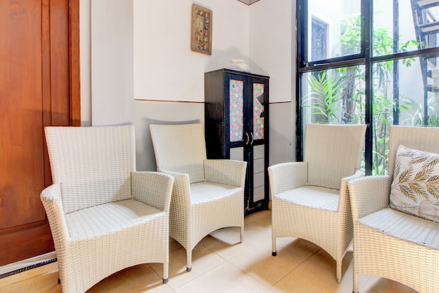 キャピタル O 94314 サニー コ リビング