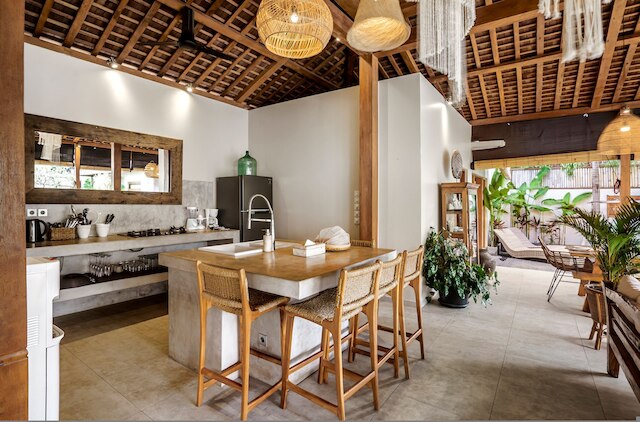 ヴィラ ナビ バイ アルフレッド イン バリ - ニュー ファミリー 5ベッドルーム ヴィラ ネクスト トゥ スミニャックビーチ