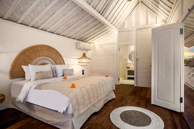 ヴィラ シーマ バイ アルフレッド イン バリ - ニュー ピースフル 5 ベッドルーム ヴィラ イン ザ ハート オブ スミニャック