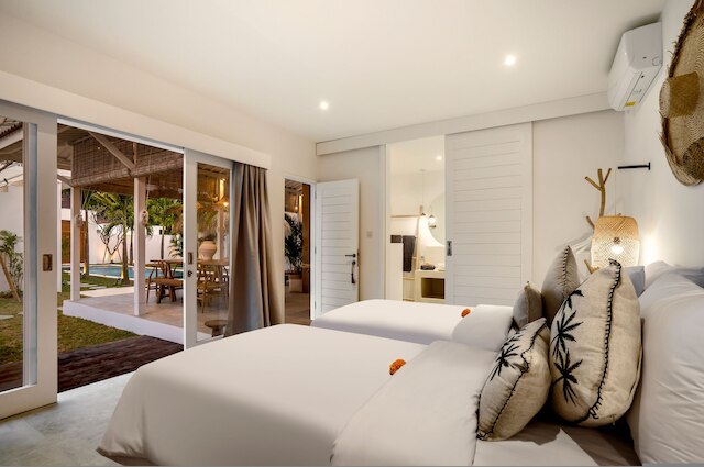 ヴィラ シーマ バイ アルフレッド イン バリ - ニュー ピースフル 5 ベッドルーム ヴィラ イン ザ ハート オブ スミニャック