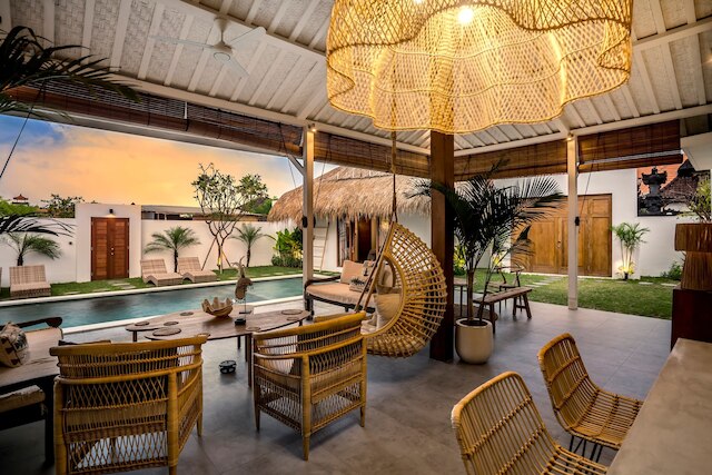 ヴィラ フォリー バイ アルフレッド イン バリ - ニュー 5 ベッドルーム ドリーム ヴィラ イン ザ ハート オブ スミニャック