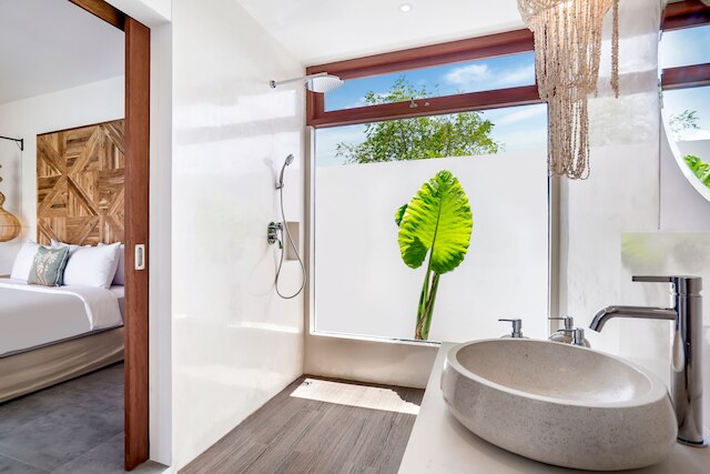 ヴィラ フォリー バイ アルフレッド イン バリ - ニュー 5 ベッドルーム ドリーム ヴィラ イン ザ ハート オブ スミニャック