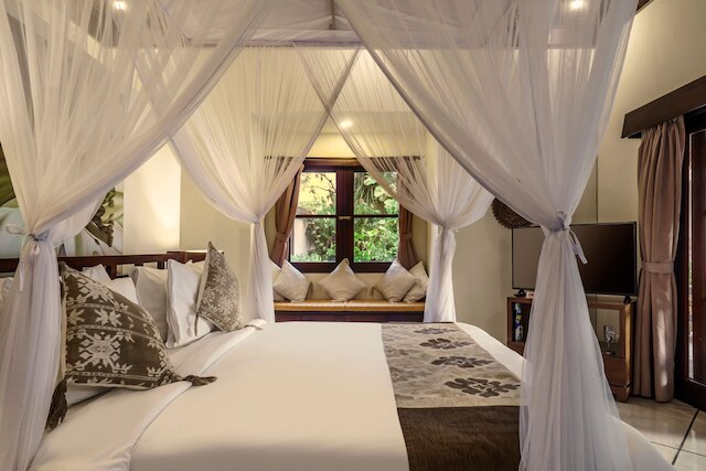 ヴィラ ガディング バイ アルフレッド イン バリ - スタニング 4 ベッドルーム ヴィラ イン ザ ハート オブ スミニャック ビーチ