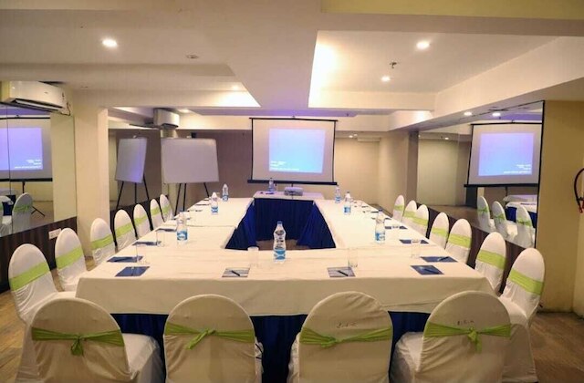 ホテル バリガンジ ラグジュアリー