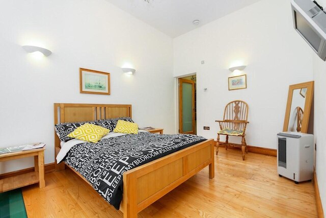 スペーシャス ファミリー ケンジントン 5ベッド ハウス スリープス 12