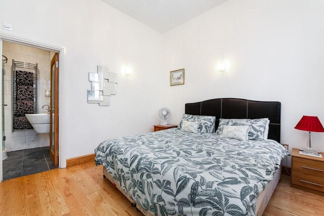 スペーシャス ファミリー ケンジントン 5ベッド ハウス スリープス 12