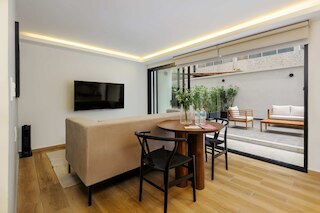 ウィズ プレスティジアス ロフト ウィズ エレガント バルコニー イン コリマ