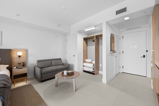 プライム ダウンタウン ロケーション コンドス