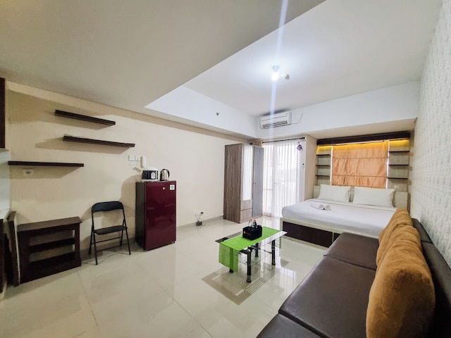 コージー アンド グッド プレイス スタジオ アット タマン メラティ シンドゥアディ アパートメント