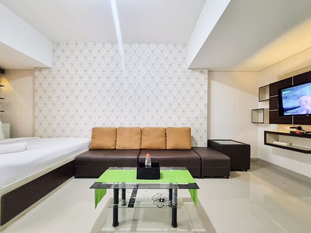 コージー アンド グッド プレイス スタジオ アット タマン メラティ シンドゥアディ アパートメント