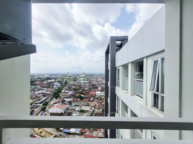 コージー リビング スタジオ アット タマン メラティ シンドゥアディ アパートメント