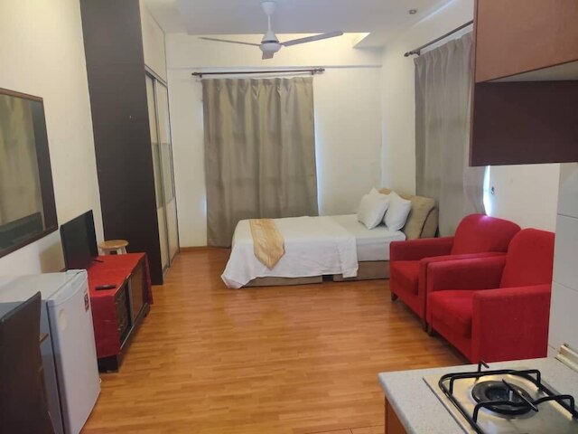 メイタワー サービス スタジオ アパートメント