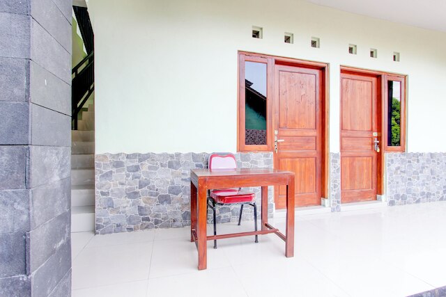 ホテル O スレマン ニア バンダラ アディ スティプト フォーマリー ジョグロ ソロゲネン