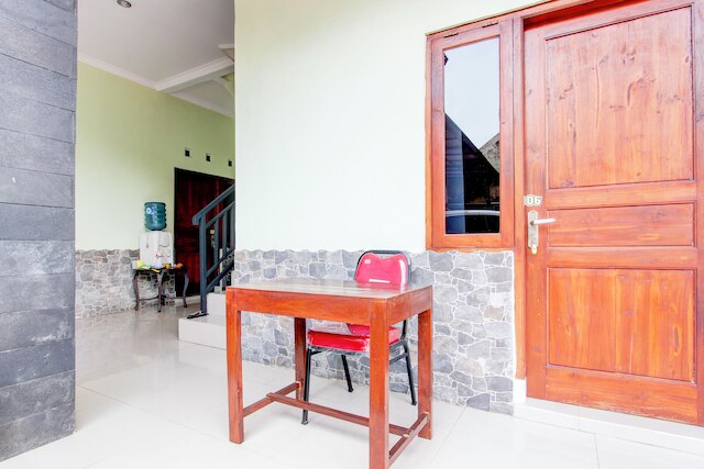 ホテル O スレマン ニア バンダラ アディ スティプト フォーマリー ジョグロ ソロゲネン