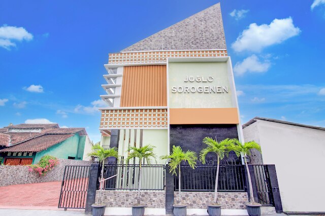 ホテル O スレマン ニア バンダラ アディ スティプト フォーマリー ジョグロ ソロゲネン