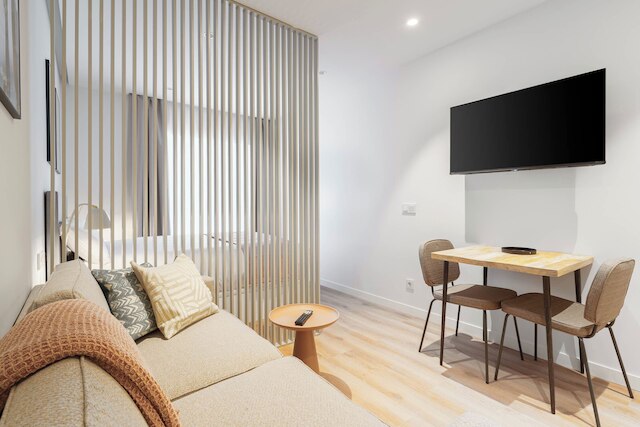 ライムホーム マドリード カジェ ウルタード デ メンドーサ