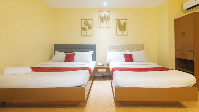 レッドドアーズ アット コンフィ イン エルミタ マニラ