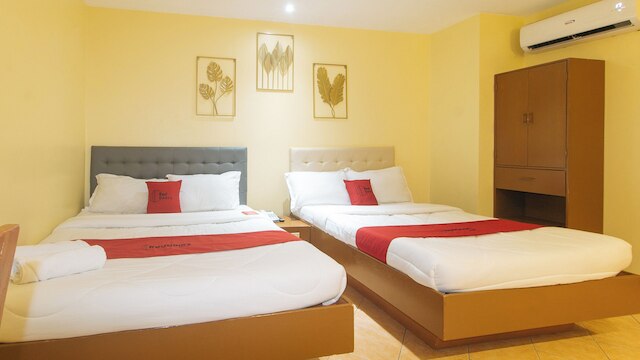 レッドドアーズ アット コンフィ イン エルミタ マニラ