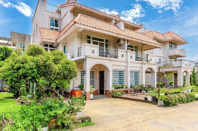 The house of Her man yessir