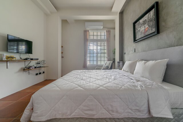 The house of Her man yessir