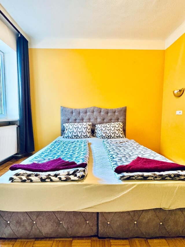 アフォーダブル セントラル ルームズ ニア U3