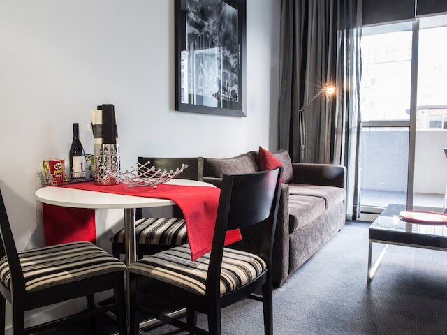 リッチモンド セントラル アパートメント