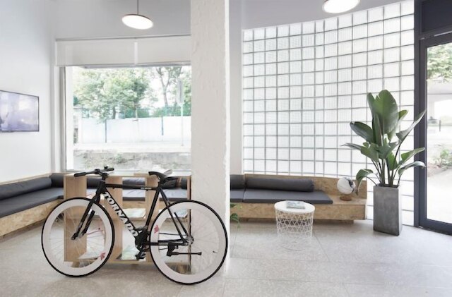 Meow Hero Youth Hostel