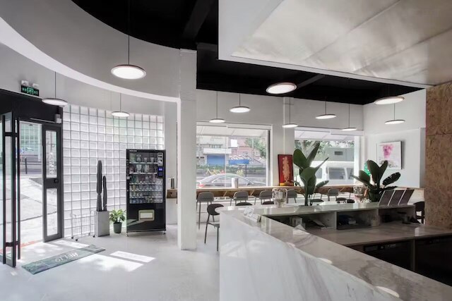 Meow Hero Youth Hostel