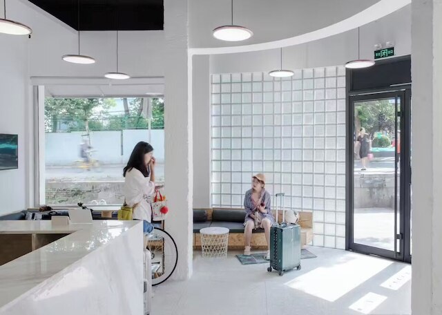 Meow Hero Youth Hostel