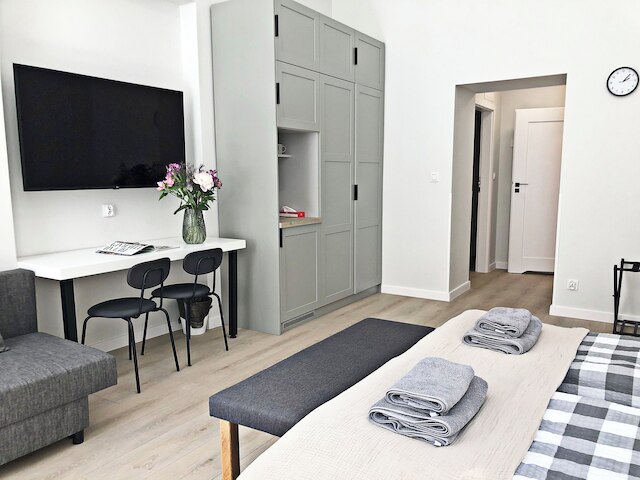 アニー 5 アパルタメンティ