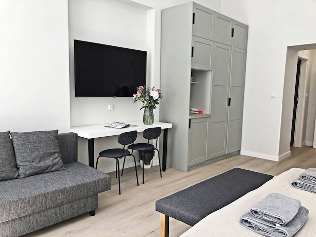 アニー 5 アパルタメンティ