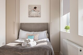 ピックザプレイス ケンジントン ラックス アパートメンツ