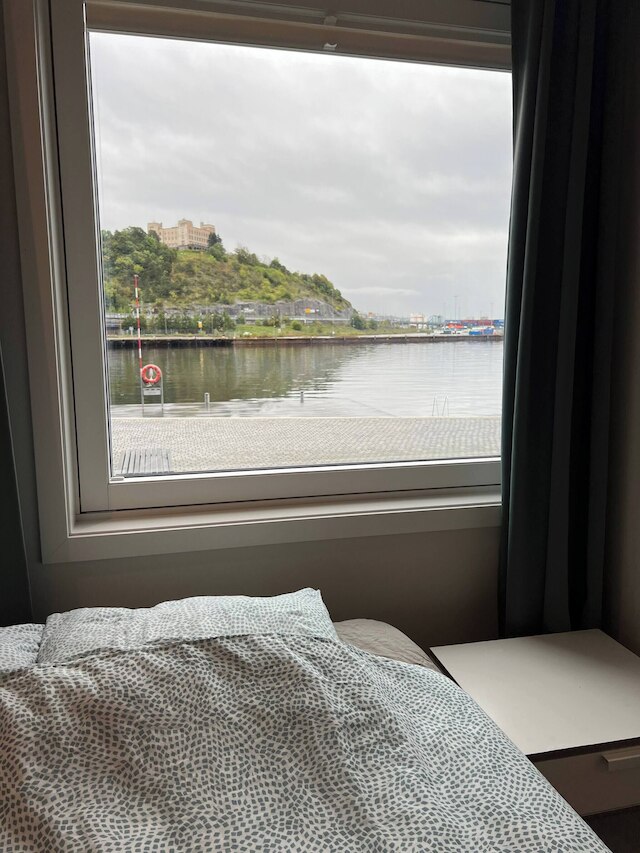 スタイリッシュ シービュー 4 ベッド セントラル アパートメント ソレンガ