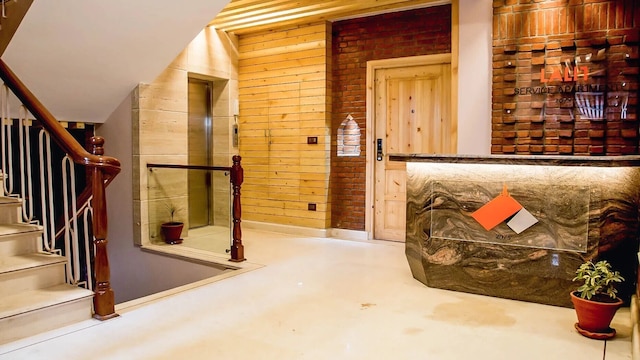 ラリット サービス アパートメント