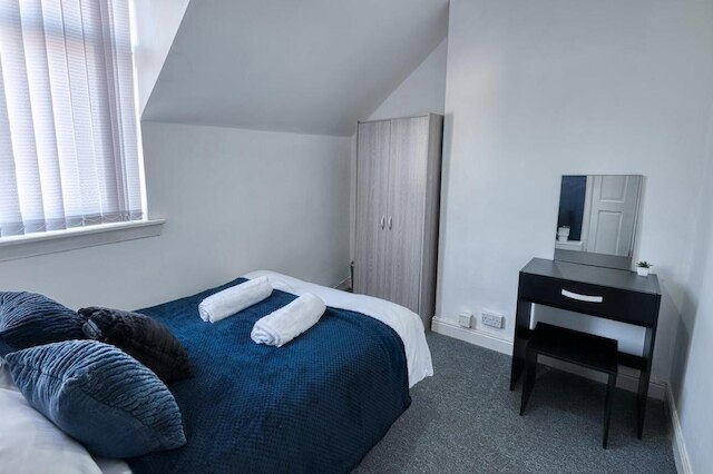 マンチェスター ジェム - スペーシャス 3 ベッドルーム ハウス