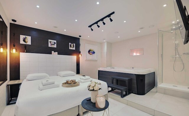 インティメイト フラット ウィズ エアコン & ジャクジー - 2ベッドルーム/6人 モンマルトル