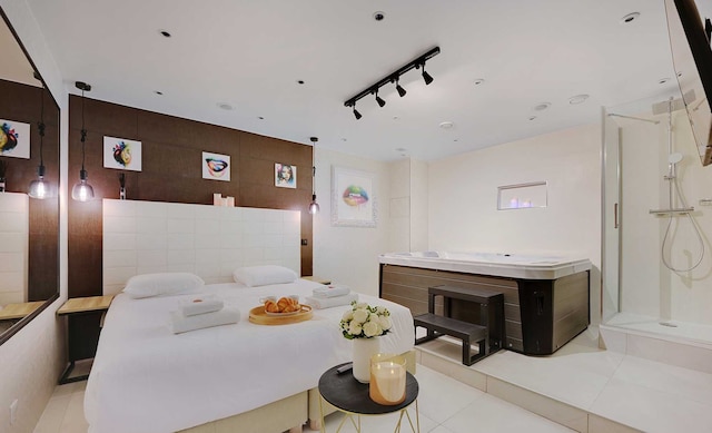 インティメイト フラット ウィズ エアコン & ジャクジー - 2ベッドルーム/6人 モンマルトル