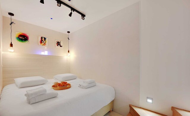 インティメイト フラット ウィズ エアコン & ジャクジー - 2ベッドルーム/6人 モンマルトル