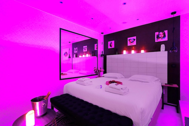 インティメイト フラット ウィズ エアコン & ジャクジー - 2ベッドルーム/6人 モンマルトル