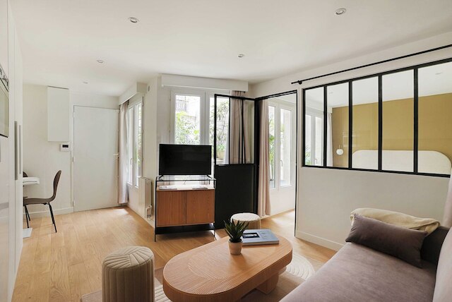 マグニフィセント アパートメント イン レ アール