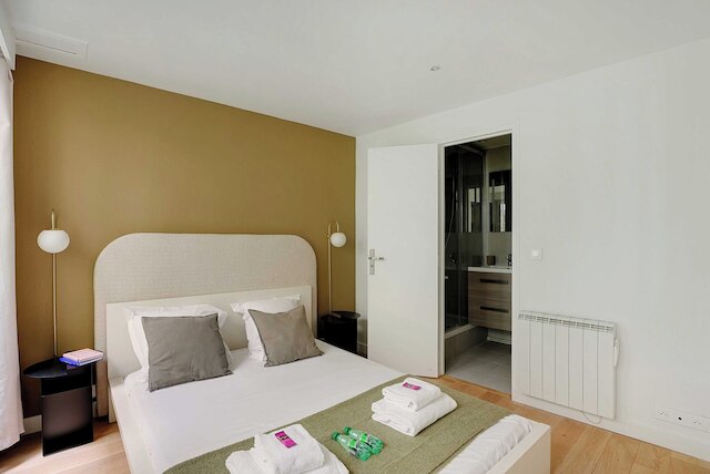 マグニフィセント アパートメント イン レ アール