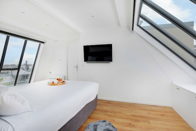 エクセプショナル トリプレックス ウィズ テラス - モンマルトル