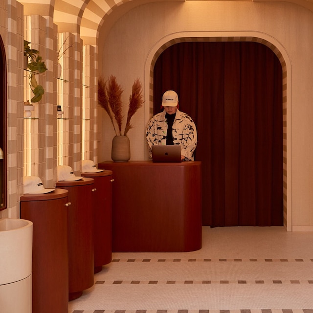 ナウ ナウ ノホ