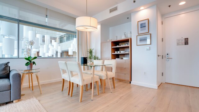 オーシャンフロント ラグジュアリー コンド