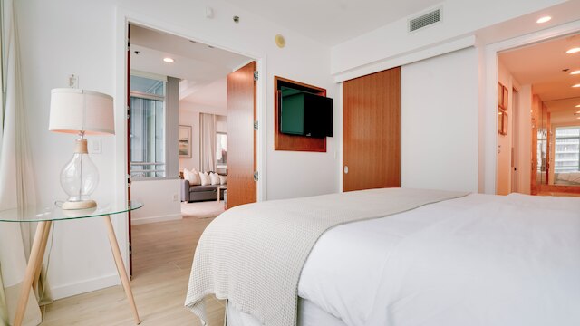 オーシャンフロント ラグジュアリー コンド